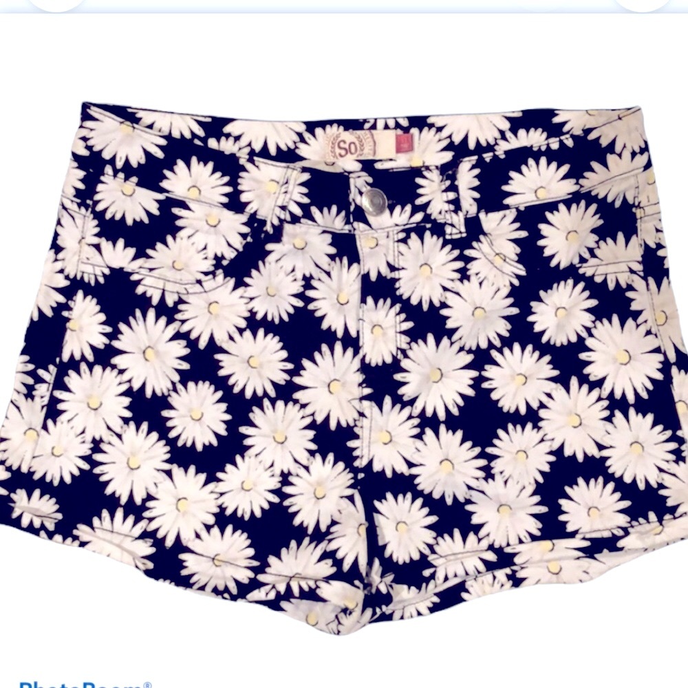Black & white daisy print denim shorts